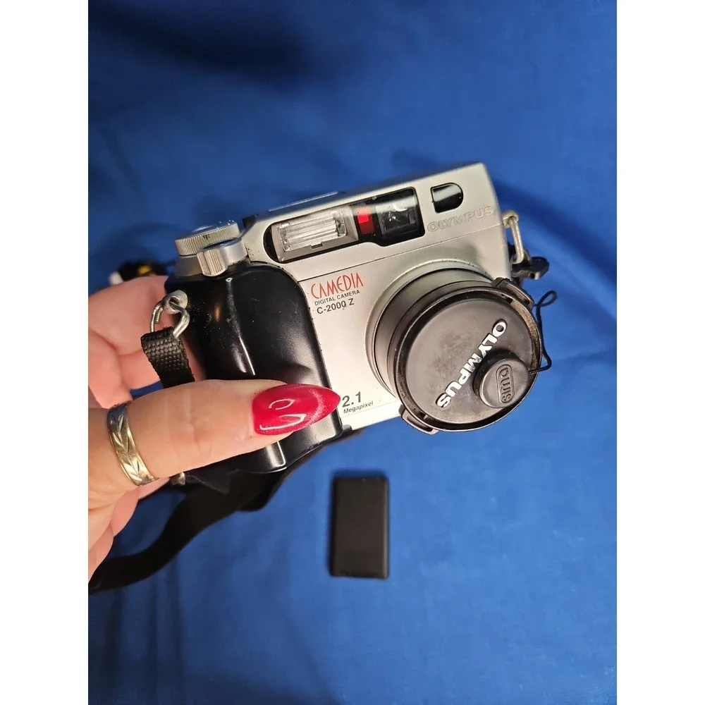 Vintage Y2K Digital Camera 3x Olympus C-2000 Z Camedia 2.1MP TESTED